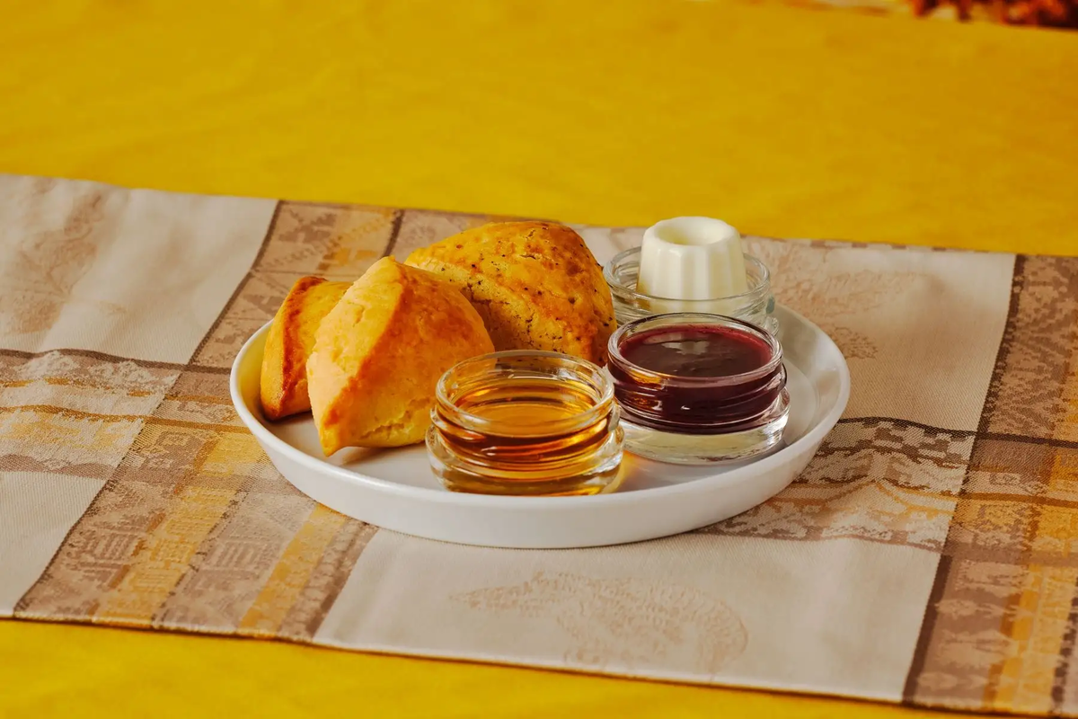 ストリングスホテル 名古屋　「お月見アフタヌーンティー」