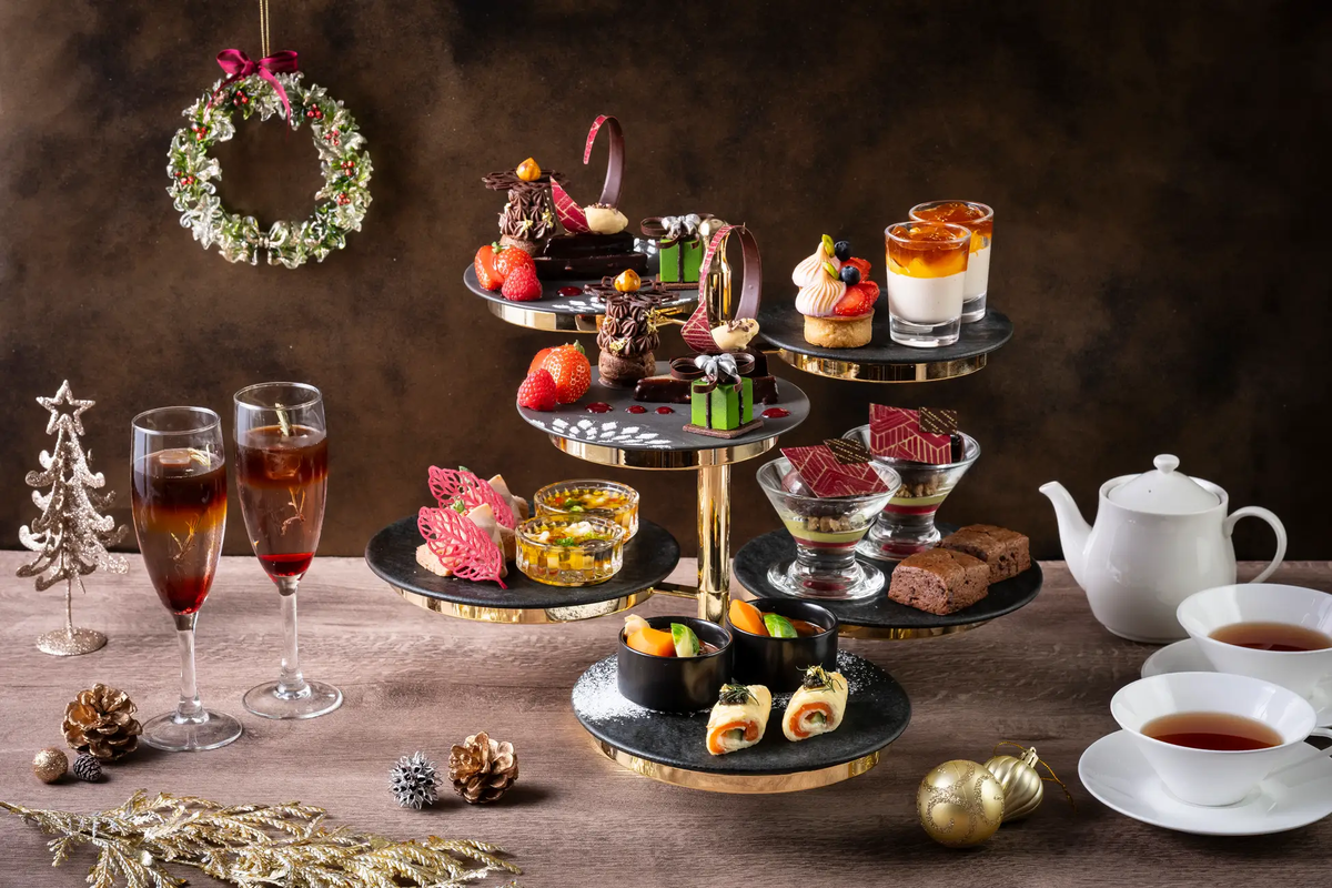 【ザ・プリンス パークタワー東京】ピエール マルコリーニのクリスマスアフタヌーンティー。幾何学美が彩るシュトーレンやパフェなど