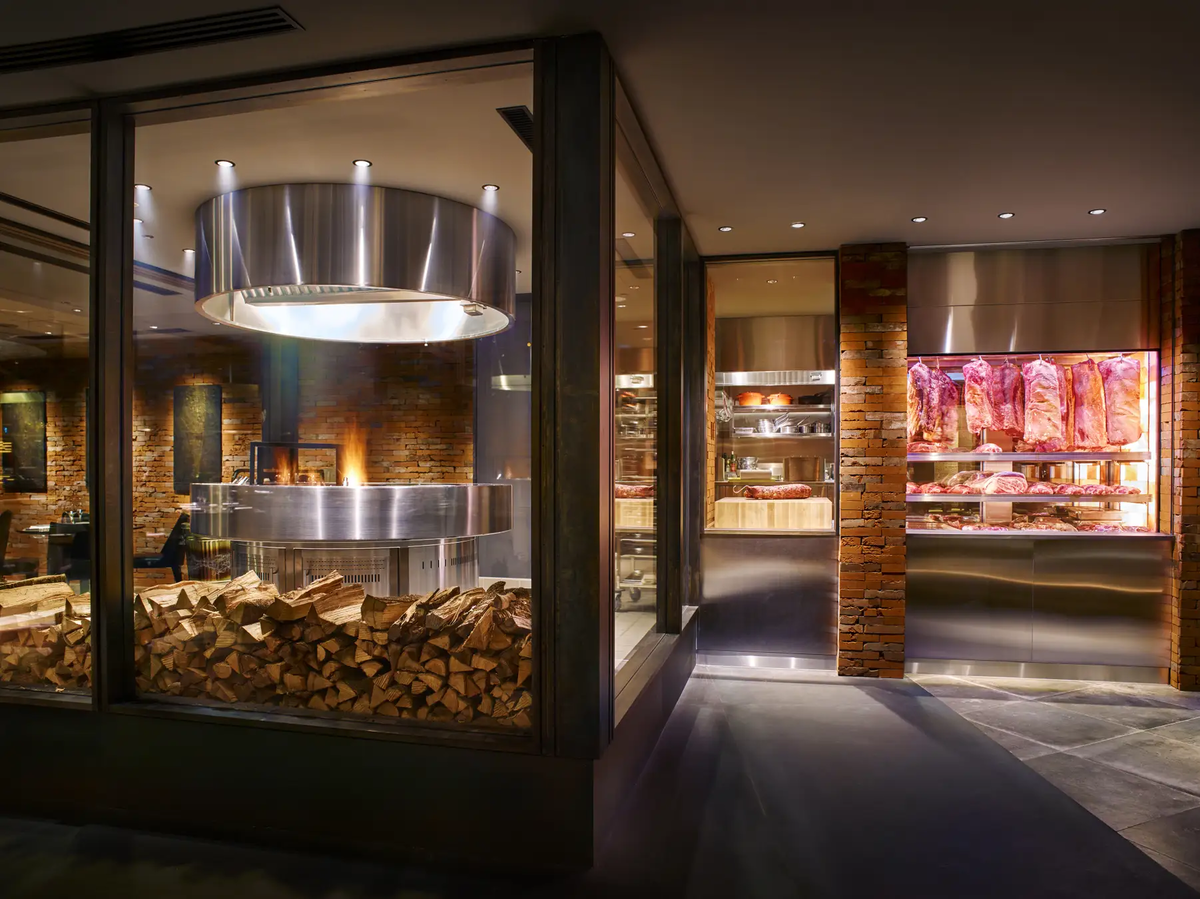 メトロポリタングリル （ヒルトン東京2F）