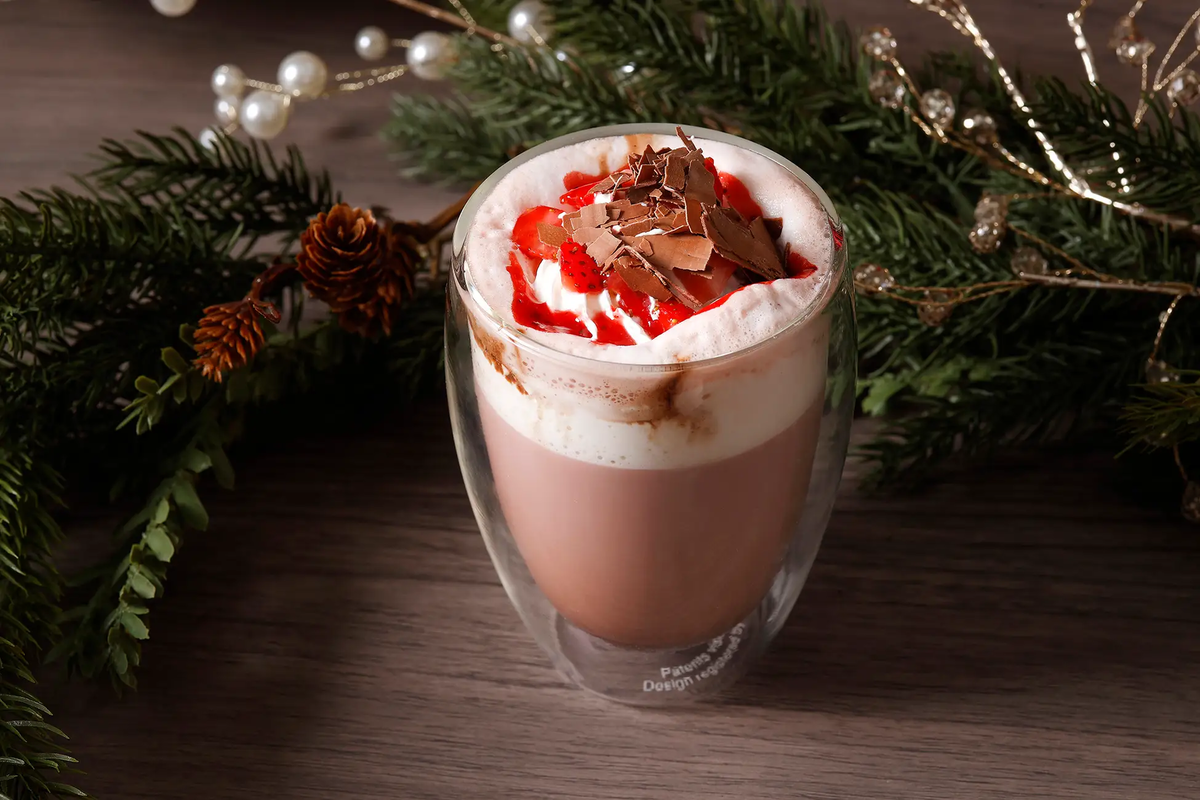 ザ ストリングス 表参道『ルビーエレガンス クリスマスアフタヌーンティー』 