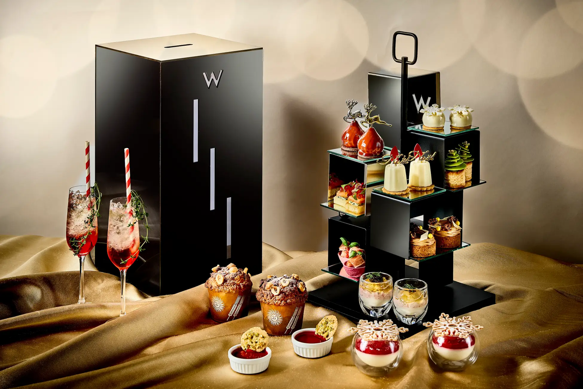 【W大阪】華やぐ冬のアフタヌーンティー。心躍るクリスマスで彩られたチョコレートケーキやタルトなど