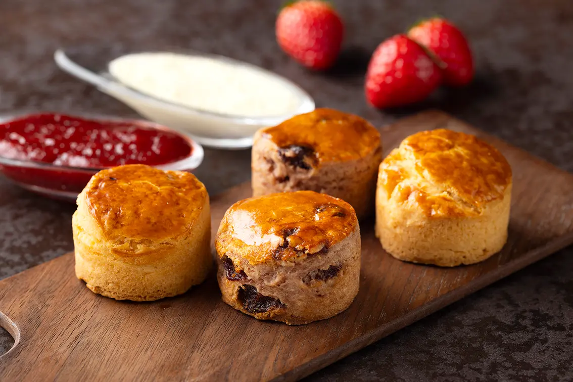 シェラトン都ホテル東京「苺とショコラのアフタヌーンティー」