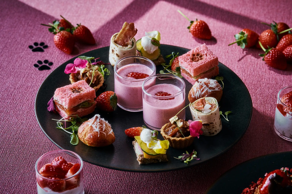 グランド ハイアット 東京「ストロベリー＆キャット アフタヌーンティー」