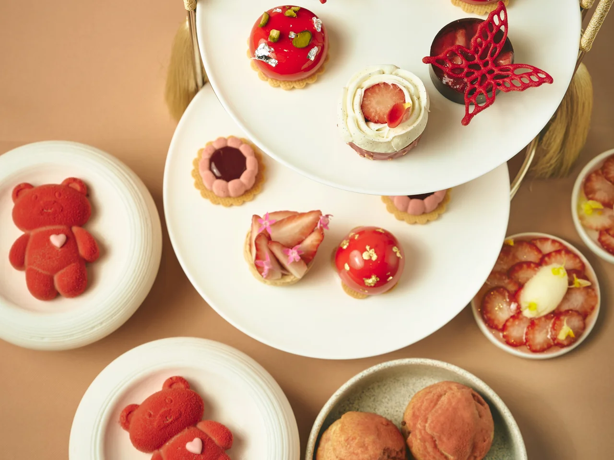 【ヒルトン京都】京都産いちごが彩るアフタヌーンティー。甘美な世界に包まれたタルトやケーキなど