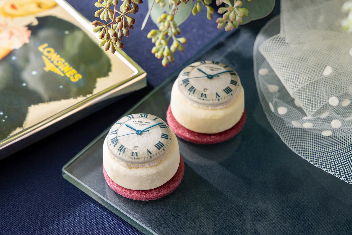 【コンラッド東京】名門時計ブランド「ロンジン（LONGINES）」とコラボアフタヌーンティー 。桜と苺に包まれたチーズケーキやムースなど