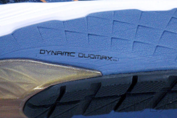 アシックス GT-2000 8のDYNAMIC DUOMAXのマーク