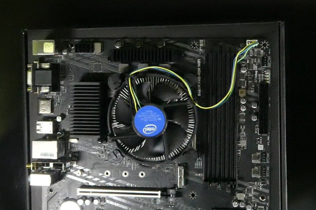 自作PC Core i3 10100F/16GB/500GB SSD パソコン初心者がCore i3 10100Fを使ってコスパ重視ゲーミング