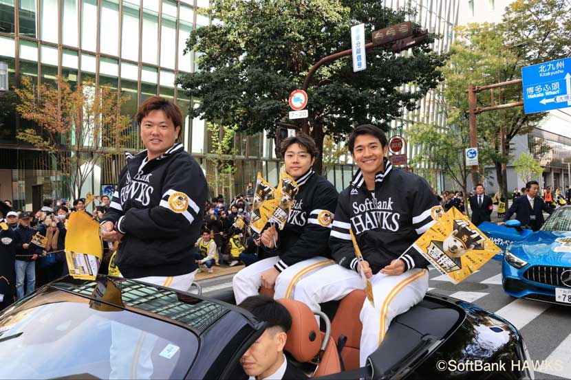 津森宥紀投手、松本裕樹投手、柳町達選手