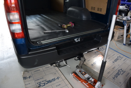 ヒッチメンバー取付け プラド150 ハイエース200 ファクトリー