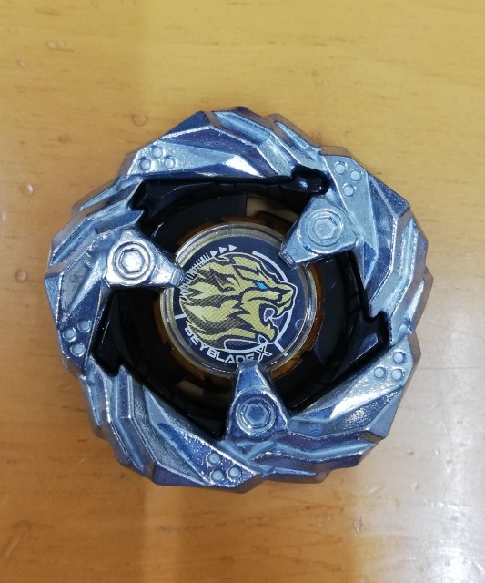 獅子爪】レオンクロー5-60P - BEYBLADE X