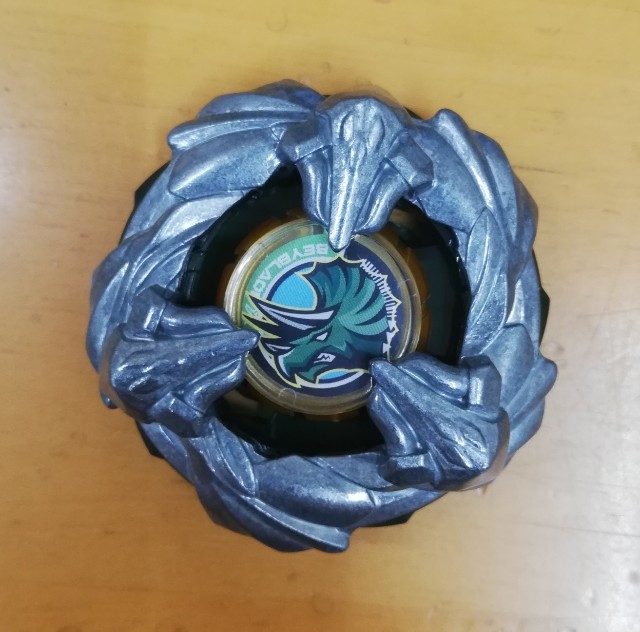 圧殺角竜】トリケラプレスM-85BS - BEYBLADE X