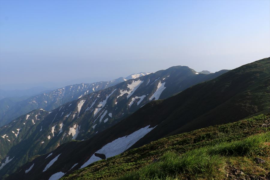 杁差岳(飯豊連峰の門内岳の展望)