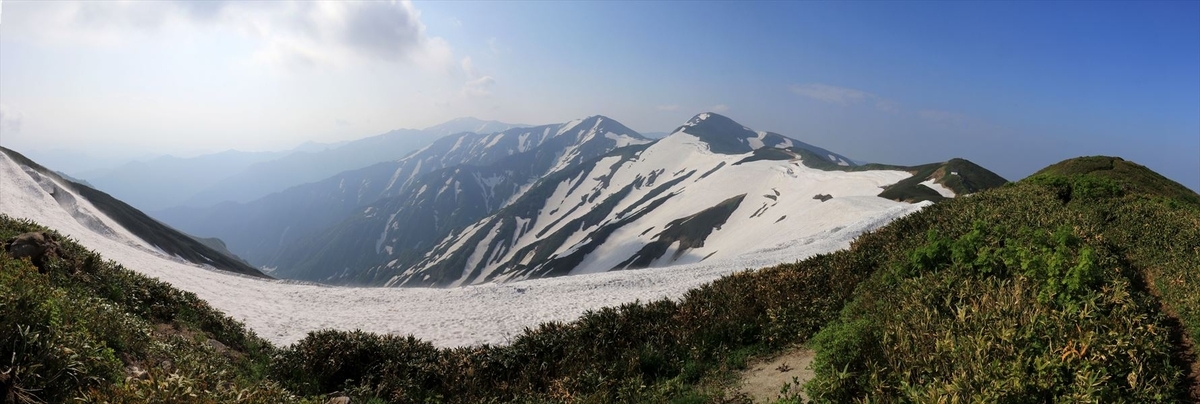 北股岳と飯豊連峰(胎内山の展望)