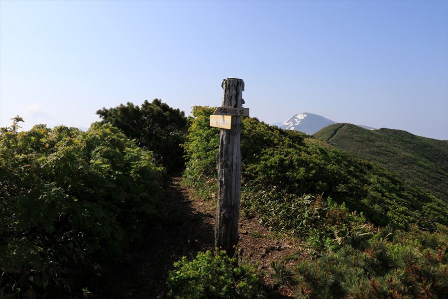 扇ノ地神の山頂(飯豊連峰)