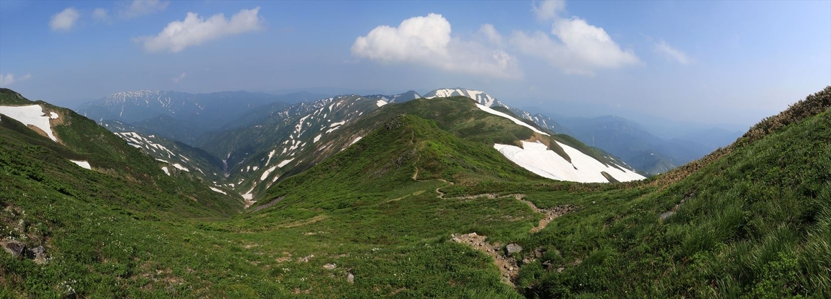 頼母木山と杁差岳(地神北峰の展望)