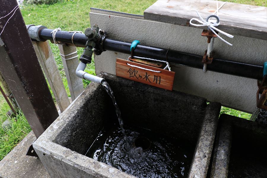 頼母木小屋の水場(飯豊連峰)