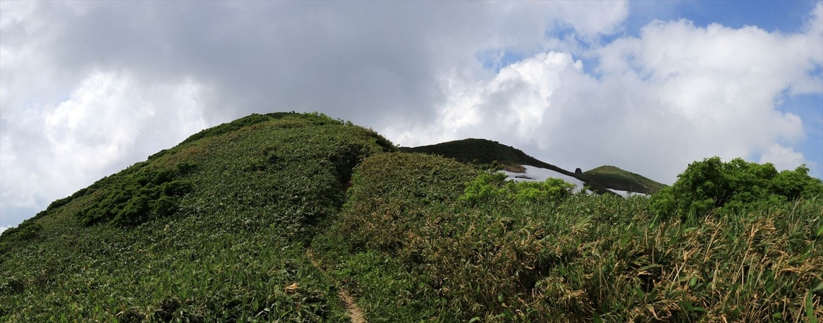 朳差岳と杁差小屋(鉾立峰の展望)