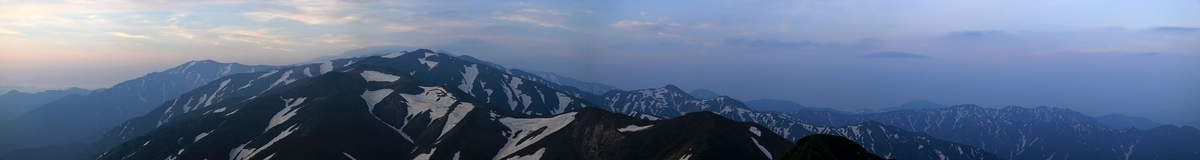 飯豊連峰の展望(杁差岳の山頂)