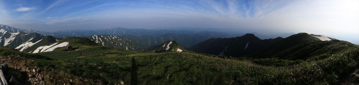 飯豊連峰の権内尾根(杁差岳の山頂)