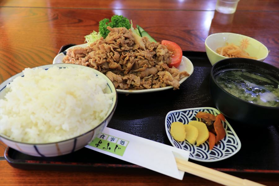 お食事処とよふじの焼肉定食(関川村)