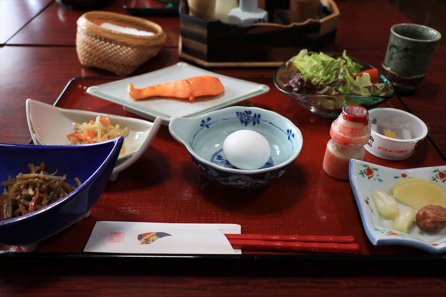 雲母温泉の寿荘の旅館の朝食