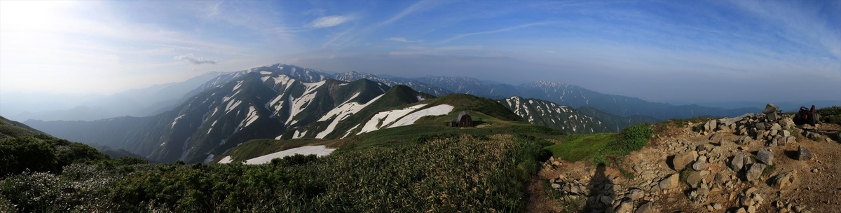 飯豊連峰(杁差岳の山頂の展望)