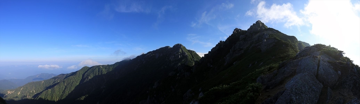 仙涯嶺と南駒ヶ岳（中央アルプス）