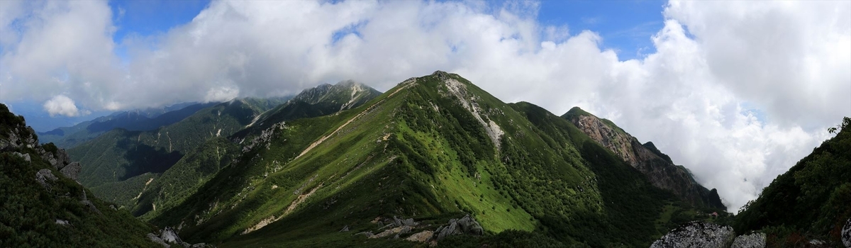 空木岳と赤梛岳（中央アルプス）