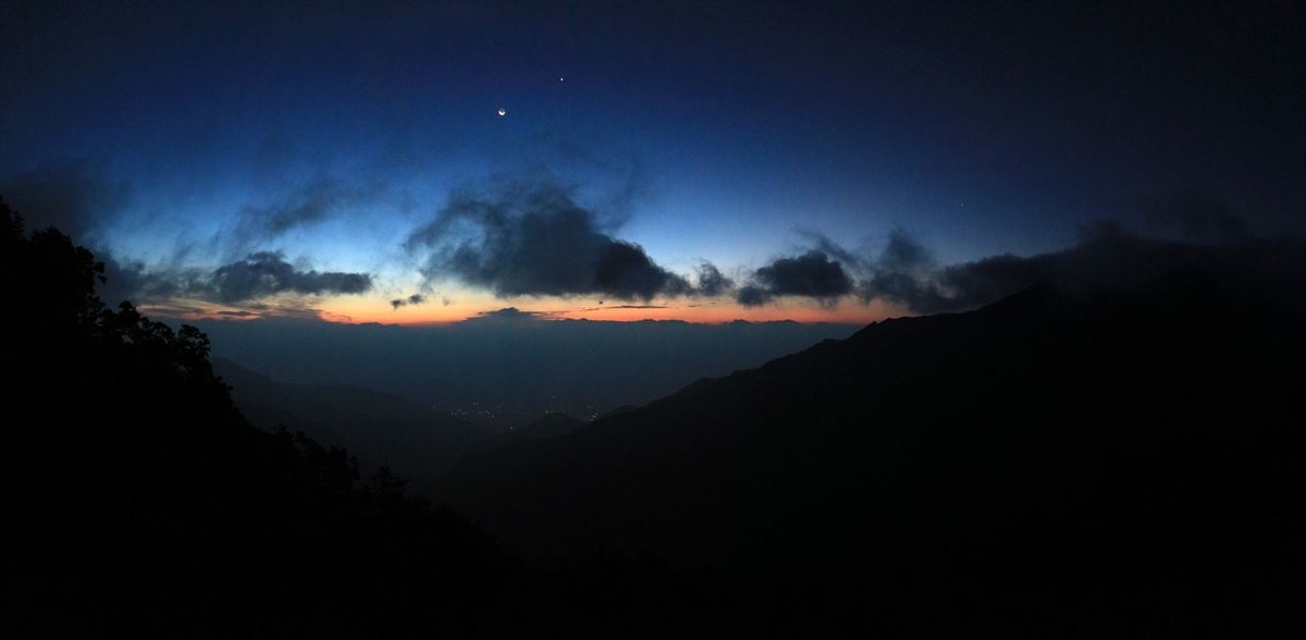 朝焼け（中央アルプスの東川岳）