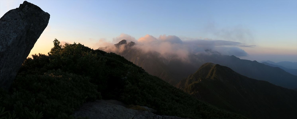 ガスの空木岳（中央アルプスの東川岳の展望）