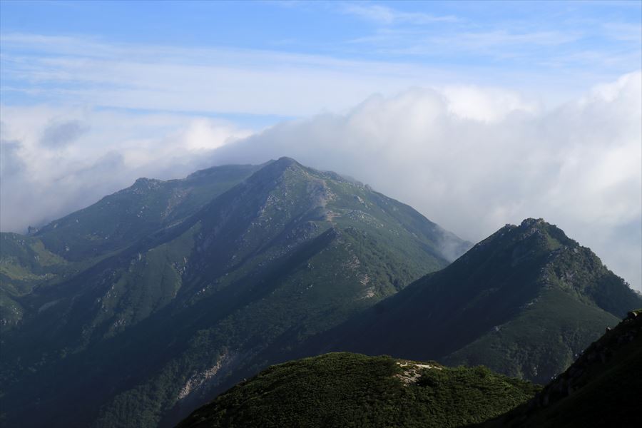 濁沢大峰と島田娘の望遠の展望（中央アルプス）