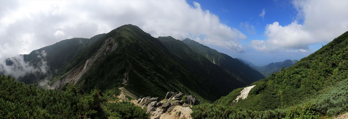 檜尾岳と熊沢岳（濁沢大峰の展望）