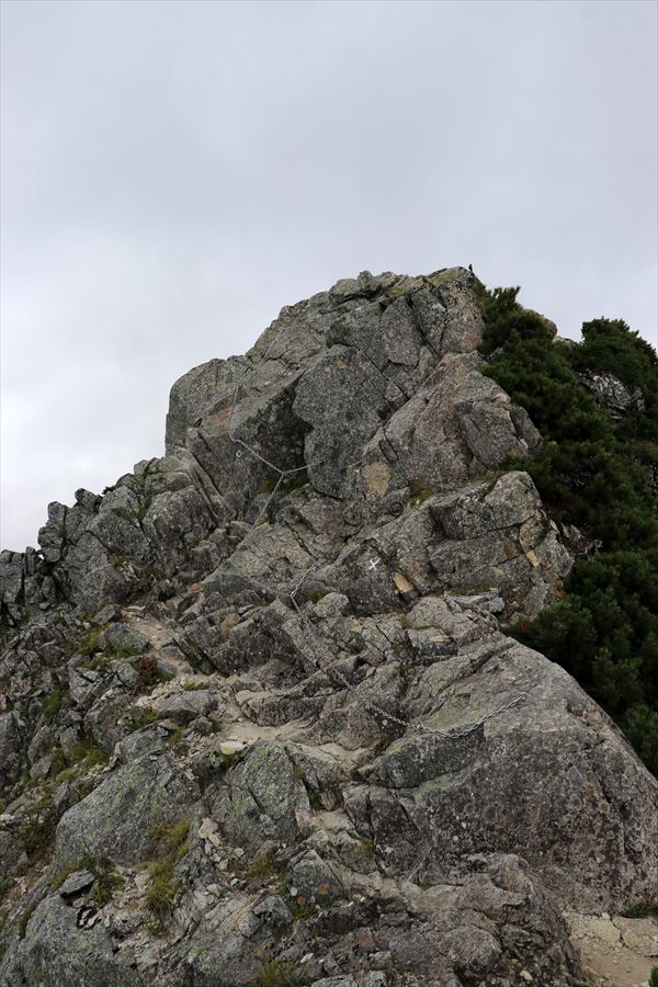 宝剣岳の岩場と鎖場（三ノ沢分岐）