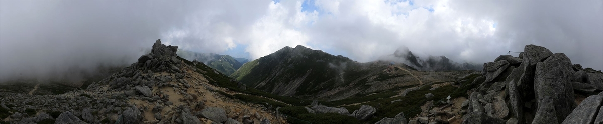 中央アルプスの中岳の展望と宝剣岳