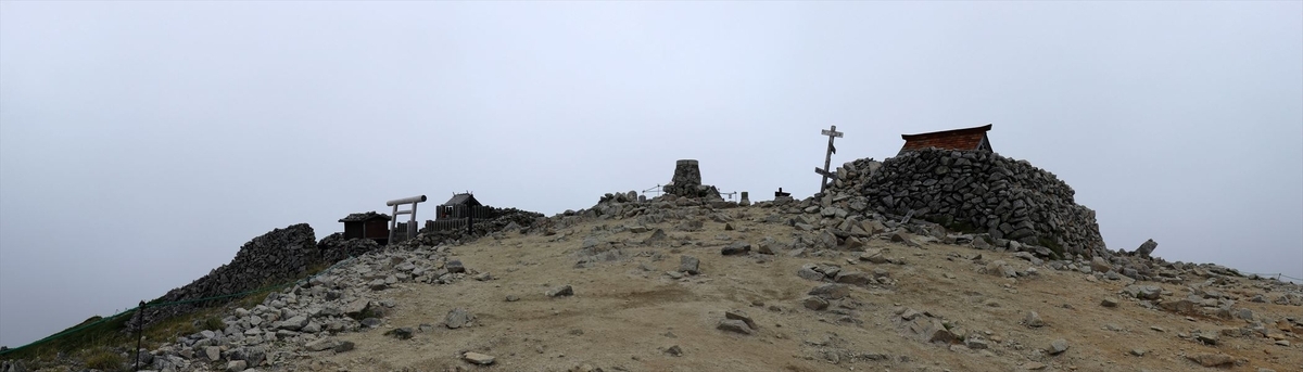 木曽駒ヶ岳の山頂の景色