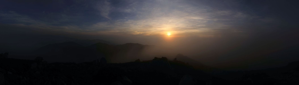 木曽駒ヶ岳の日の出（朝日が昇る景色）