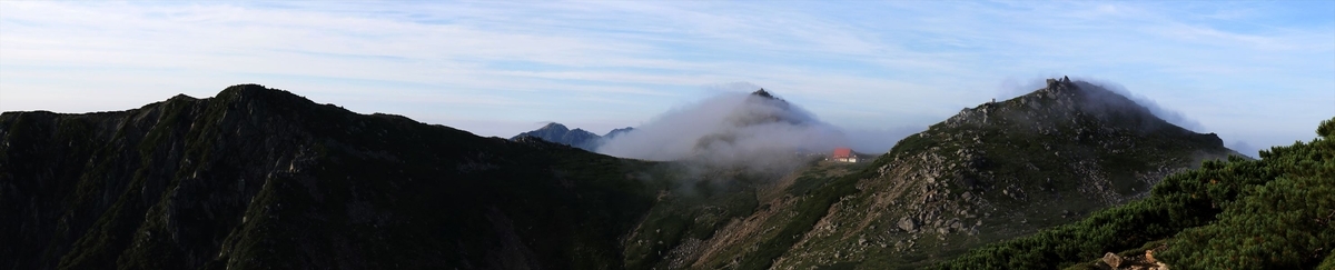 伊那前岳と宝剣岳と中岳（中央アルプスの望遠）