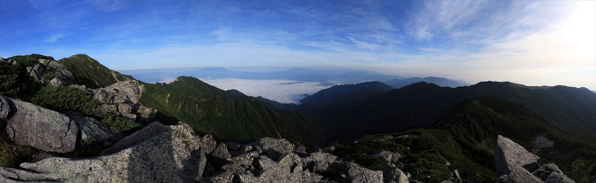 将棊頭山と茶臼山と木曽駒ヶ岳の展望