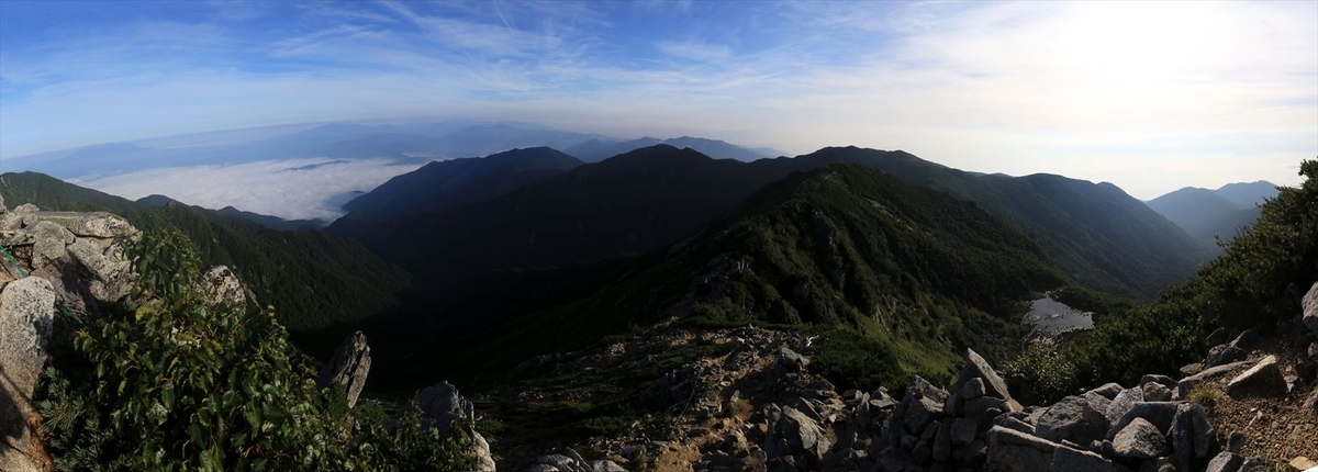 将棊頭山と茶臼山（木曽駒ヶ岳の展望）