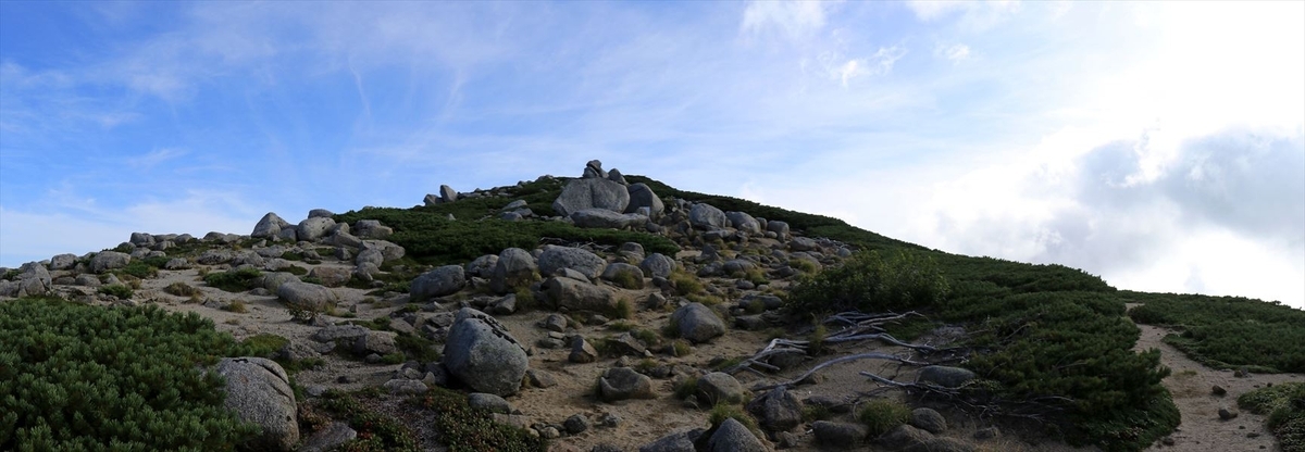 将棊頭山の遭難記念碑（中央アルプス）