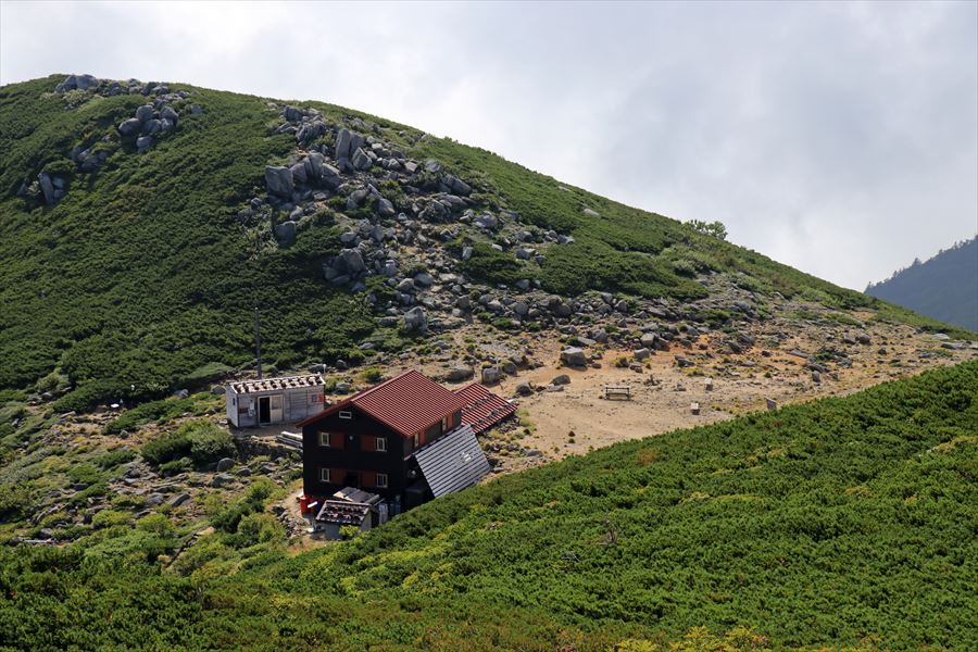 西駒山荘の建物（中央アルプスの将棊頭山）