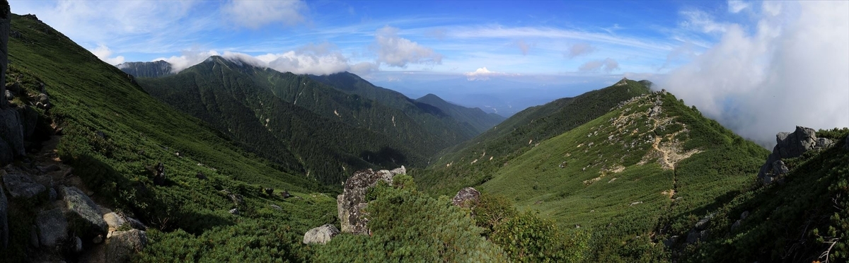 茶臼山と木曽駒ヶ岳（将棊頭山の展望）