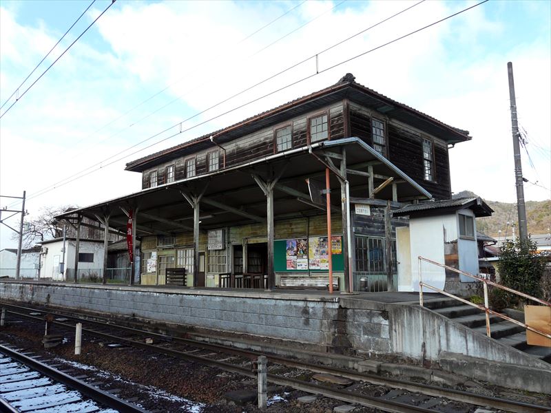 新八日市駅 駅舎 木造 ホーム 近江鉄道 八日市線