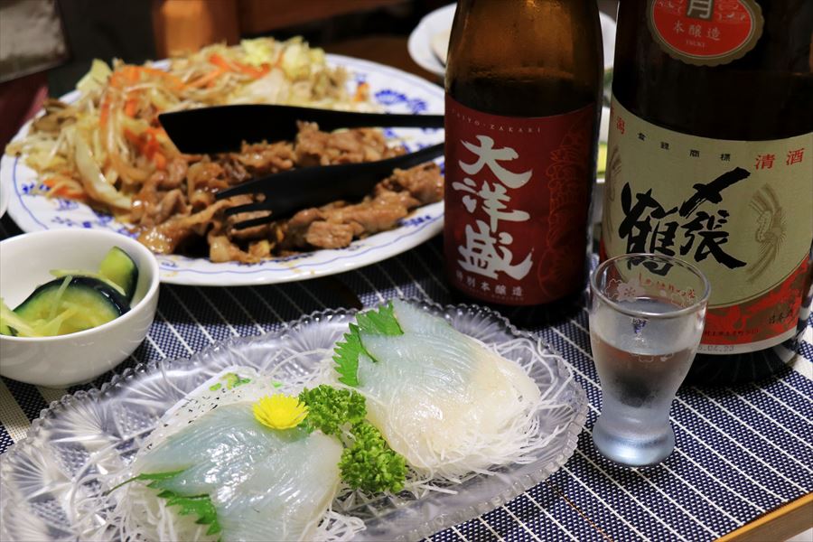 〆張鶴 月（本醸造） 大洋盛 特別本醸造 イカ 刺身 食事 日本酒