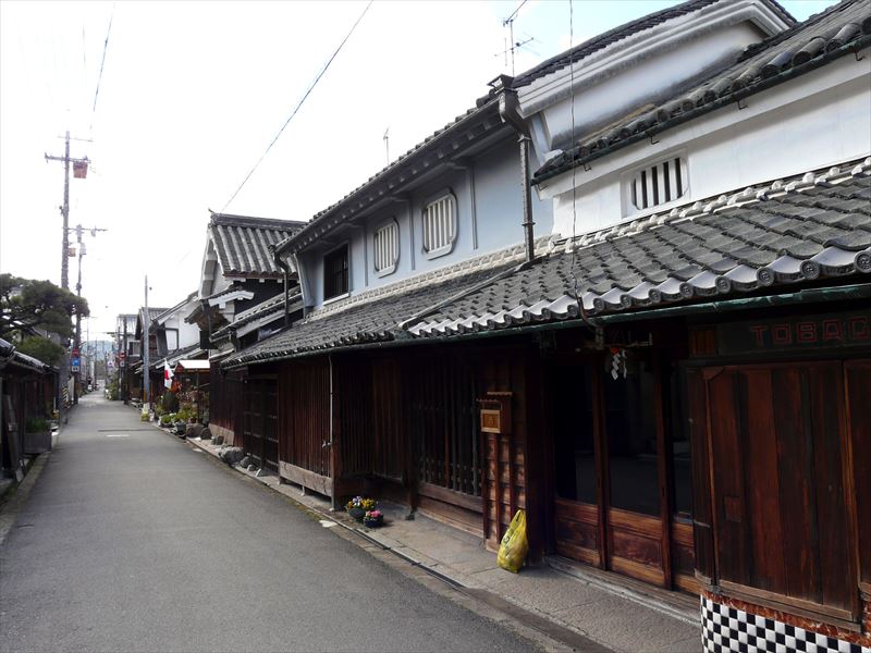 御所市 古い街並み 景観 漆喰 虫籠窓