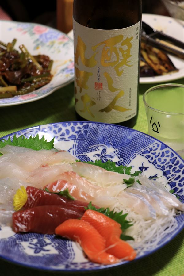 醸し人九平次 うすにごり 生酒 萬乗醸造 料理 真鯛 サーモン マグロ 刺身 日本酒
