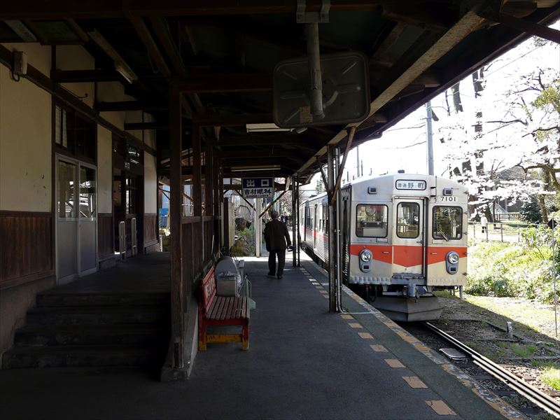 加賀一の宮駅 ホーム 構内 東急7000系電車 北陸鉄道 石川線 廃線 廃駅
