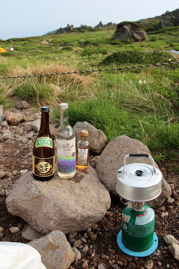 トムラウシ山 南沼キャンプ指定地 日本酒 ワイン ウイスキー 登山 北海道