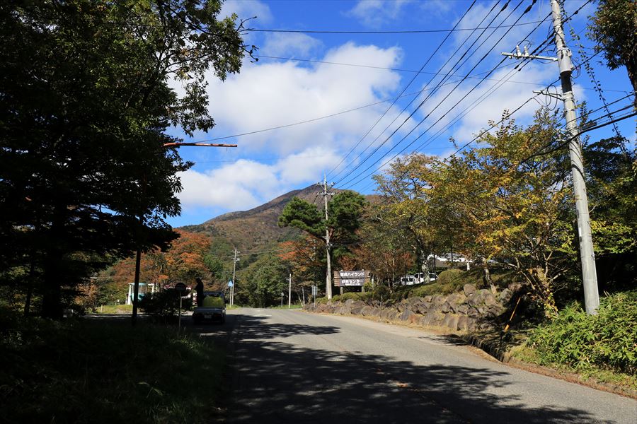 あけぼの平 那須ハイランド 黒尾谷岳 登山口 アプローチ 道路歩き 那須高原