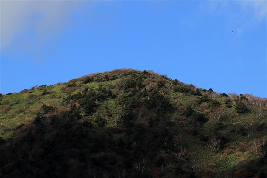 南月山 黒尾谷岳 山頂 望遠 那須岳